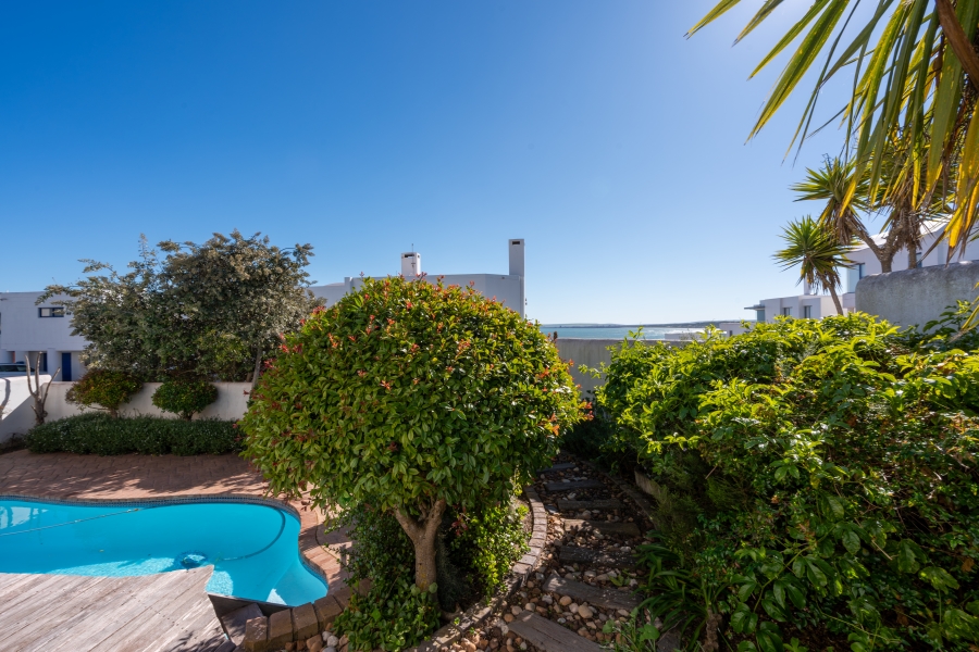 4 Bedroom Property for Sale in Paradise Beach Western Cape